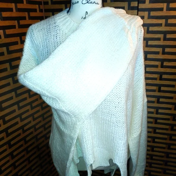 Blue Blush "Made With Love" Distressed Hem Crewneck Cable knit Baggy Sweater - Picture 2 of 7